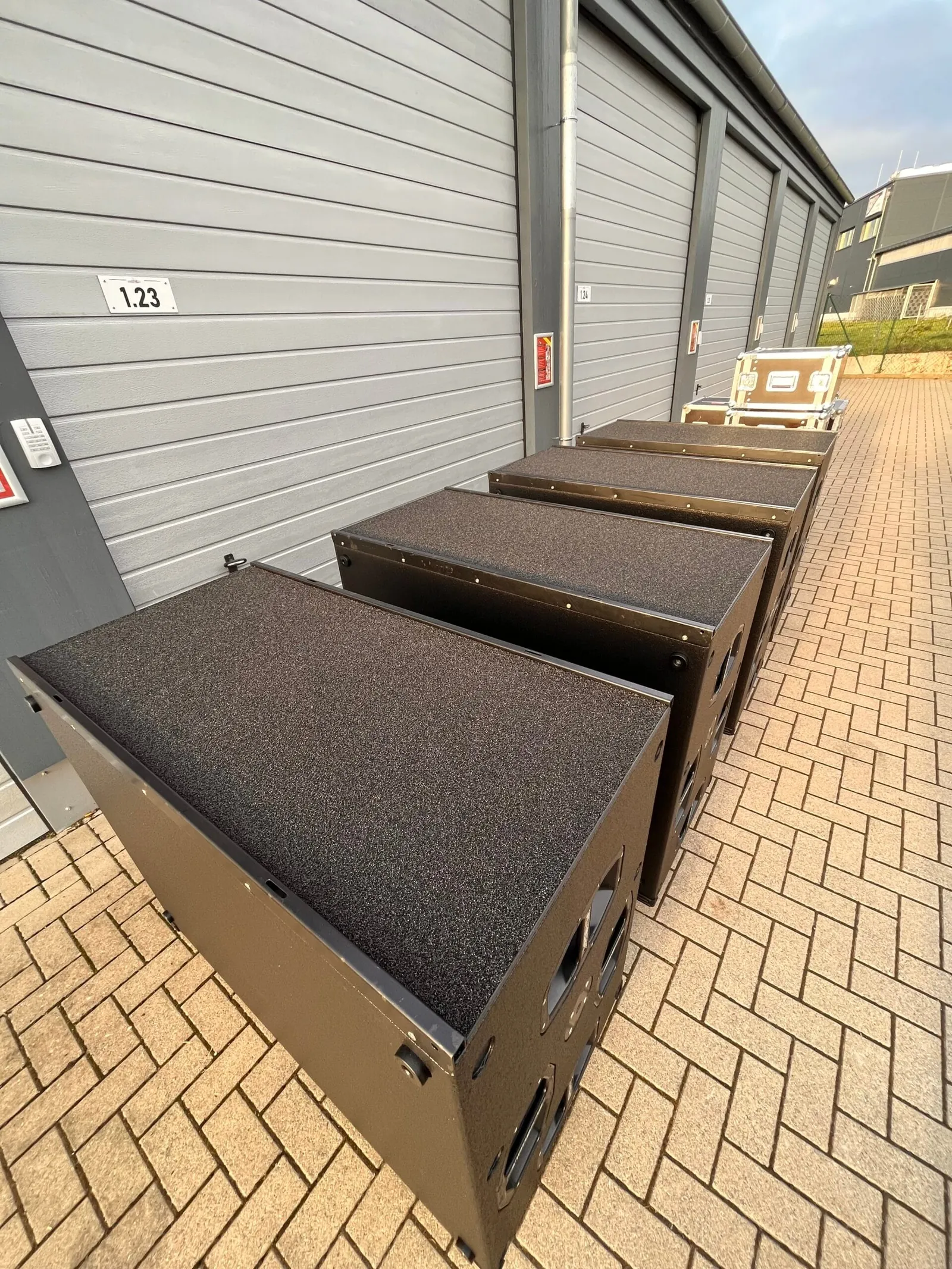 PL Audio System 2x Big Banana / 4x B3 Sub Bild 3