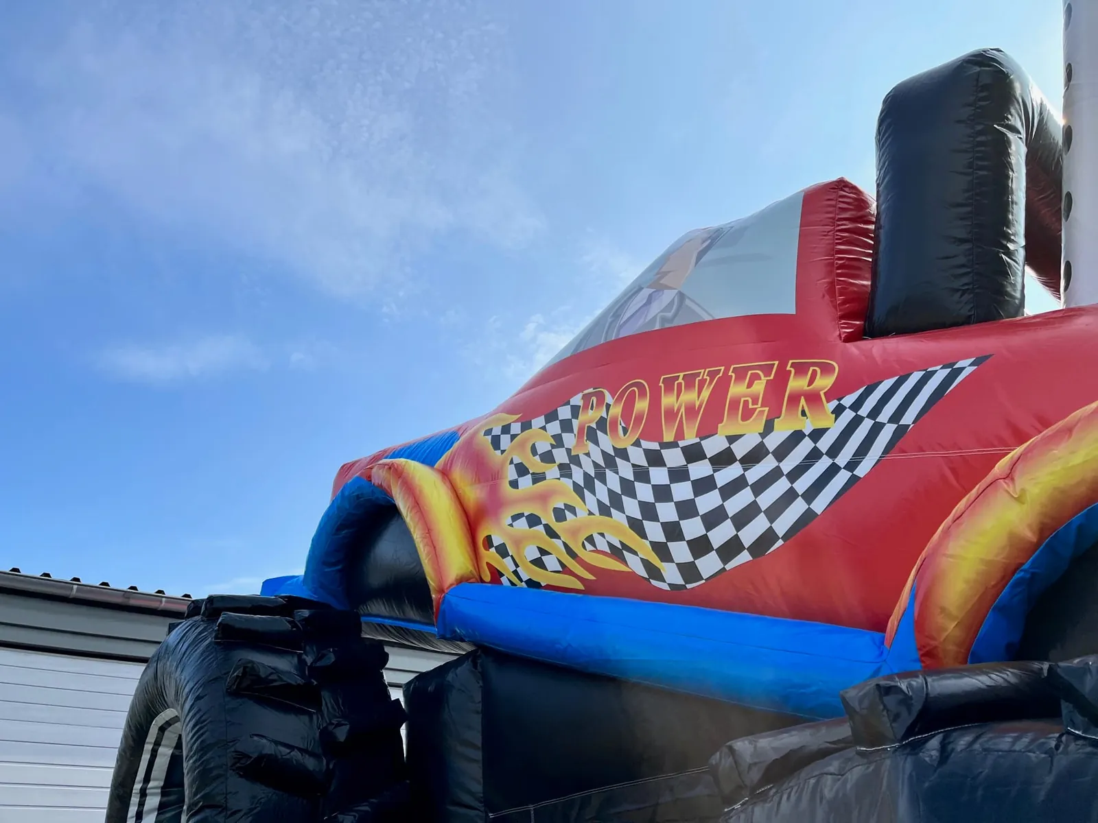 Monstertruck Hüpfburg Bild 5