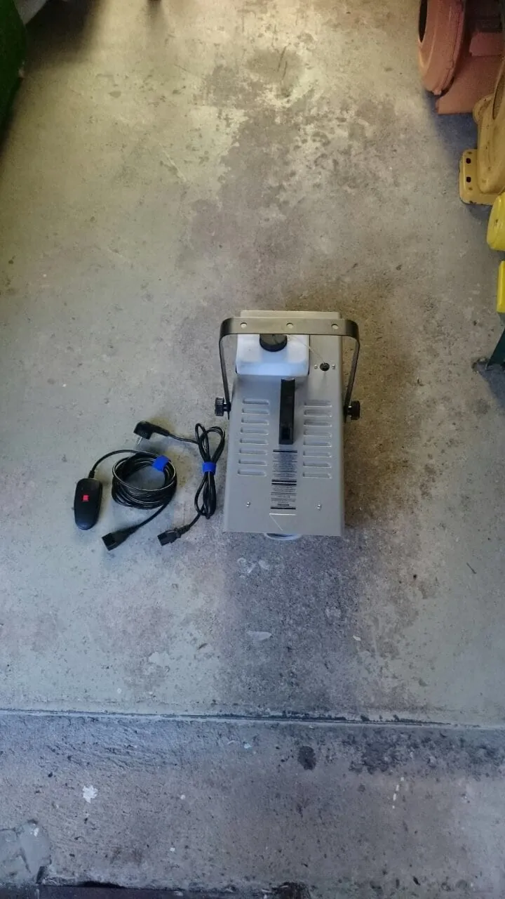 Große Nebelmaschine Involight FM 1200 Bild 3