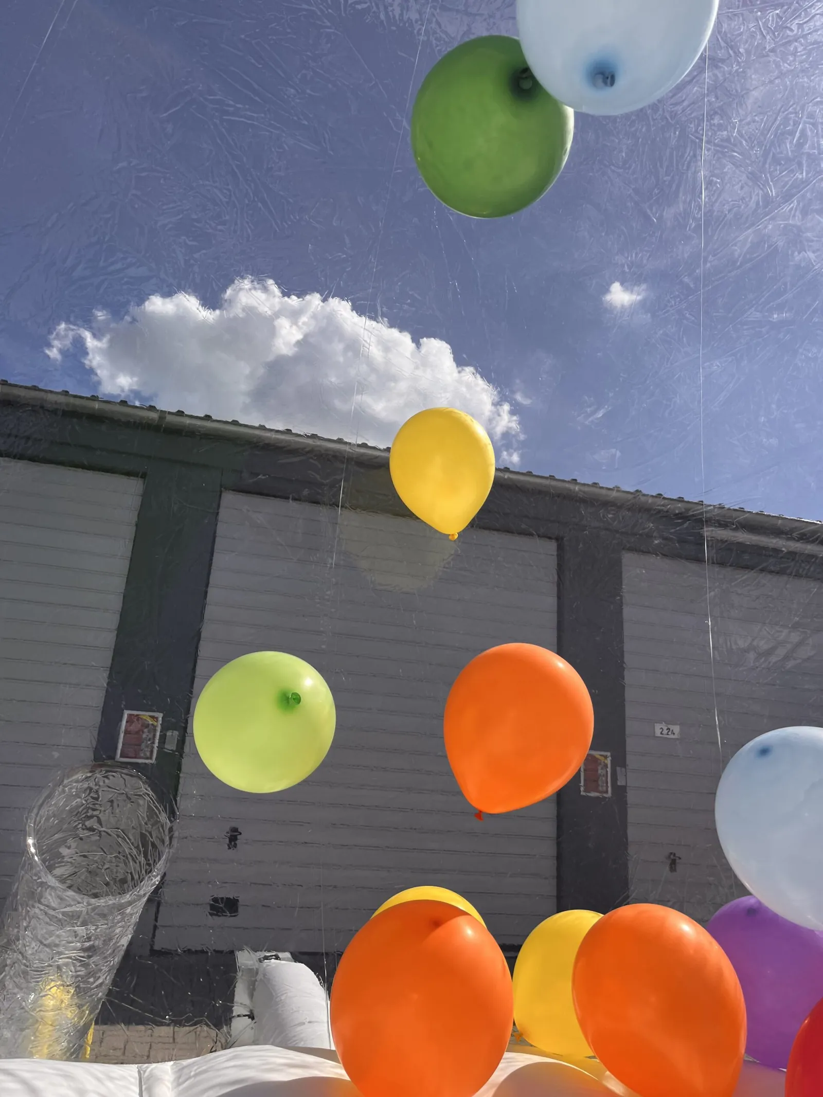 Bubblehaus Bubblehouse Hüpfburg Bild 3