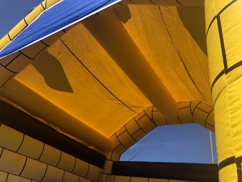 XXL Schloss Hüpfburg Bild 6