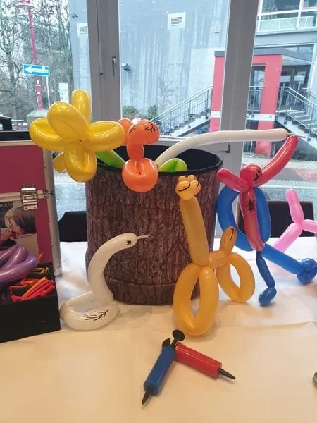 Kinderschminken, Ballonmodellage & Glitzertattoos Bild 10