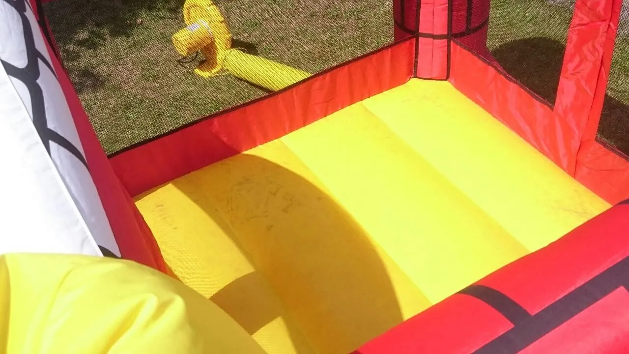 Kleinkinder Hüpfburg Bild 8