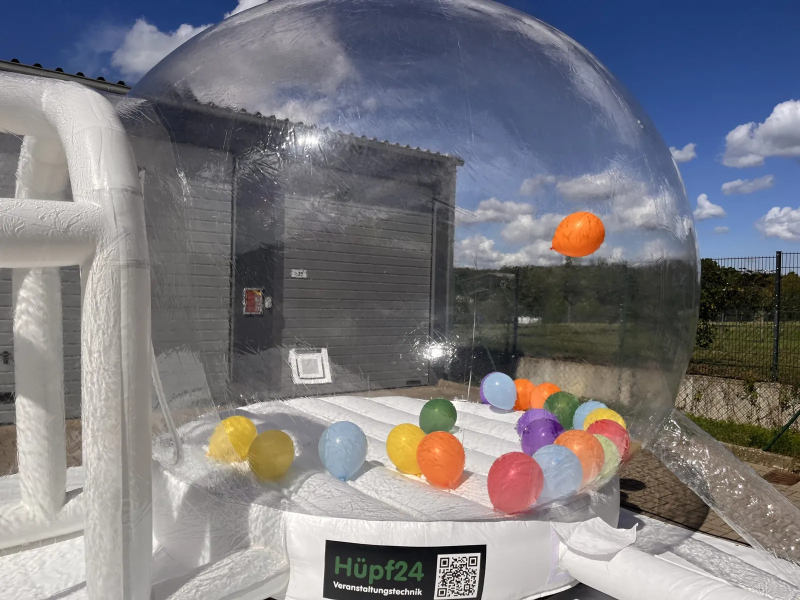 Bubblehaus Bubblehouse Hüpfburg Bild 4